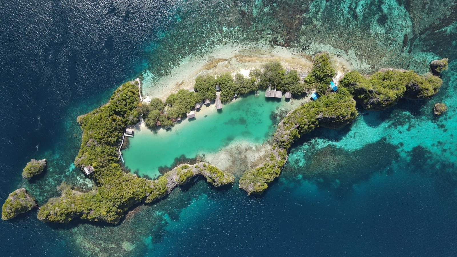 Vue aérienne illustrative d’un lagon tropical